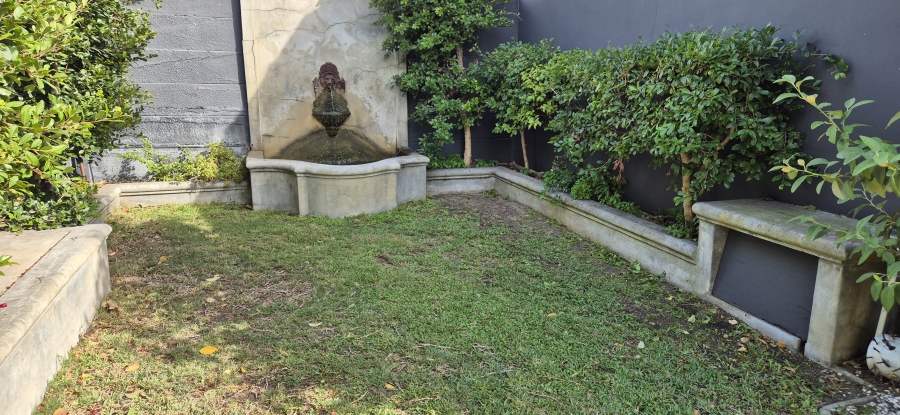 4 Bedroom Property for Sale in Waves Edge Western Cape